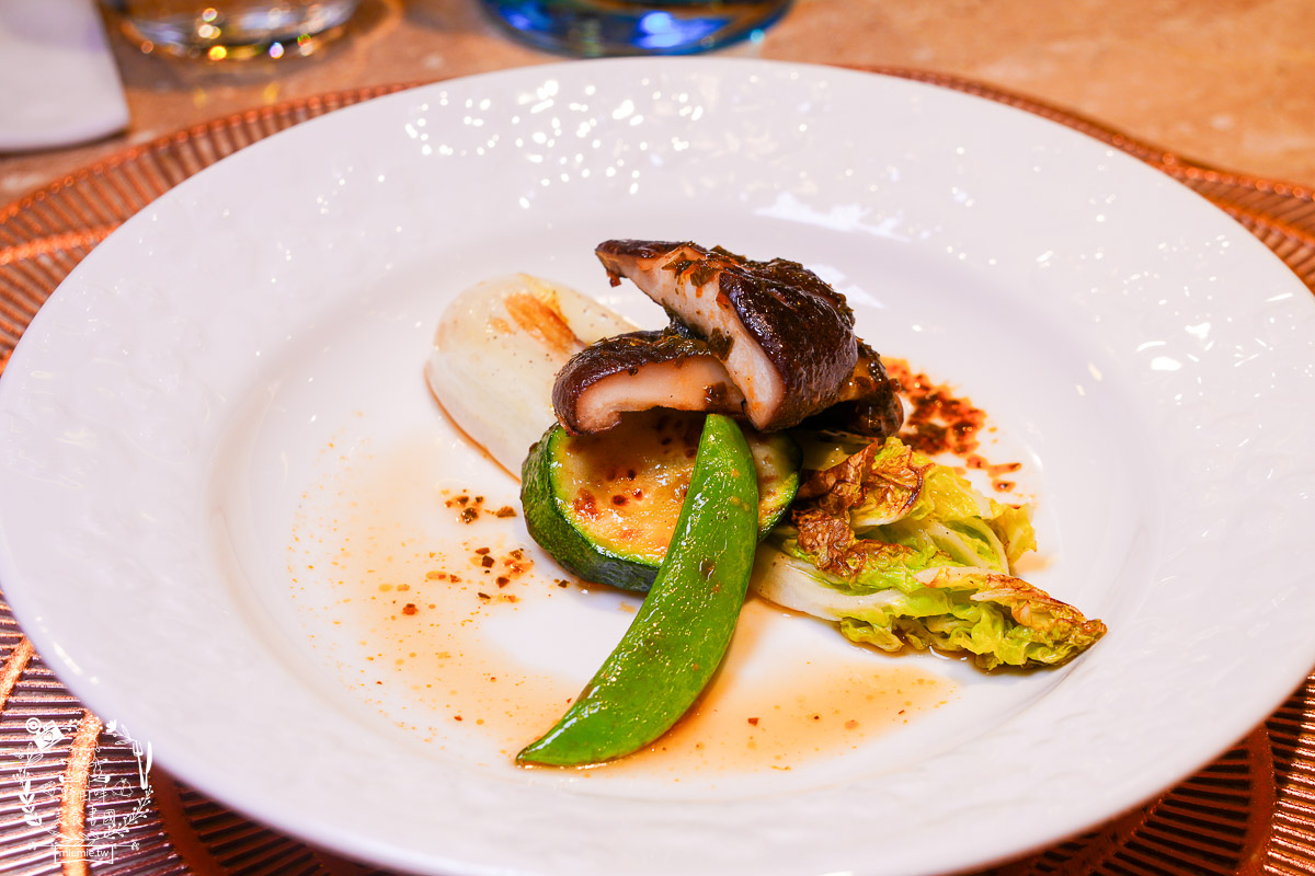 台北頂級鐵板燒第二家店來高雄開店了！商務聚餐、約會、慶生首選！推薦不預約一定吃不到的人氣爆紅無菜單鐵板燒｜明水然原味創意無菜單鐵板燒高雄大立店