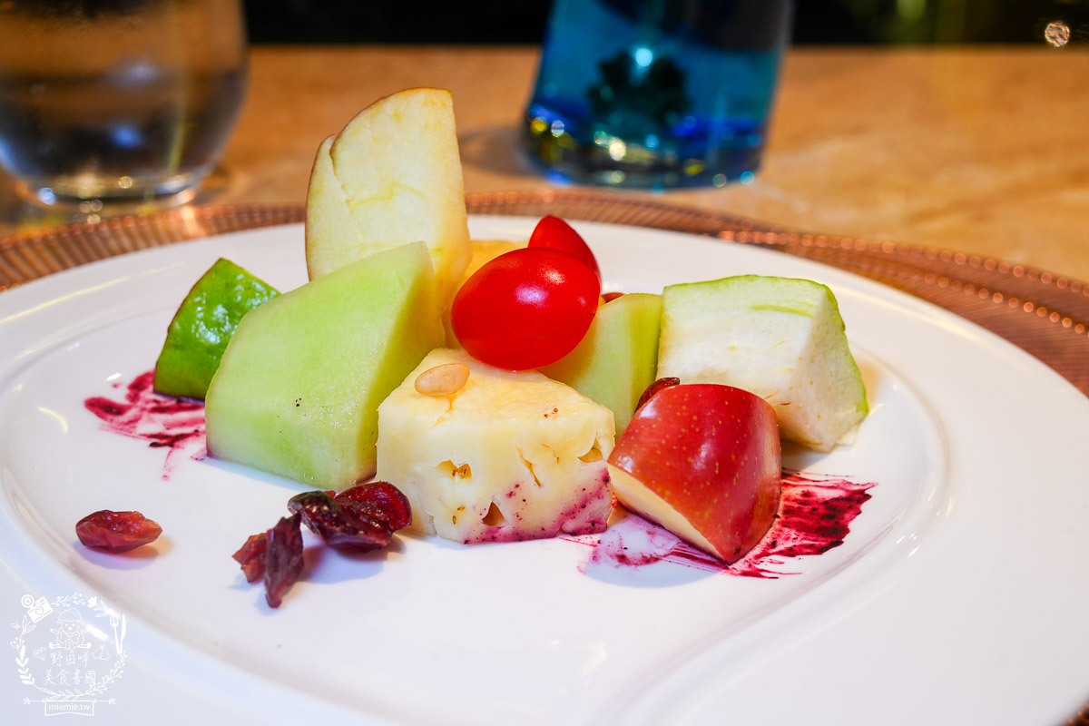 台北頂級鐵板燒第二家店來高雄開店了！商務聚餐、約會、慶生首選！推薦不預約一定吃不到的人氣爆紅無菜單鐵板燒｜明水然原味創意無菜單鐵板燒高雄大立店