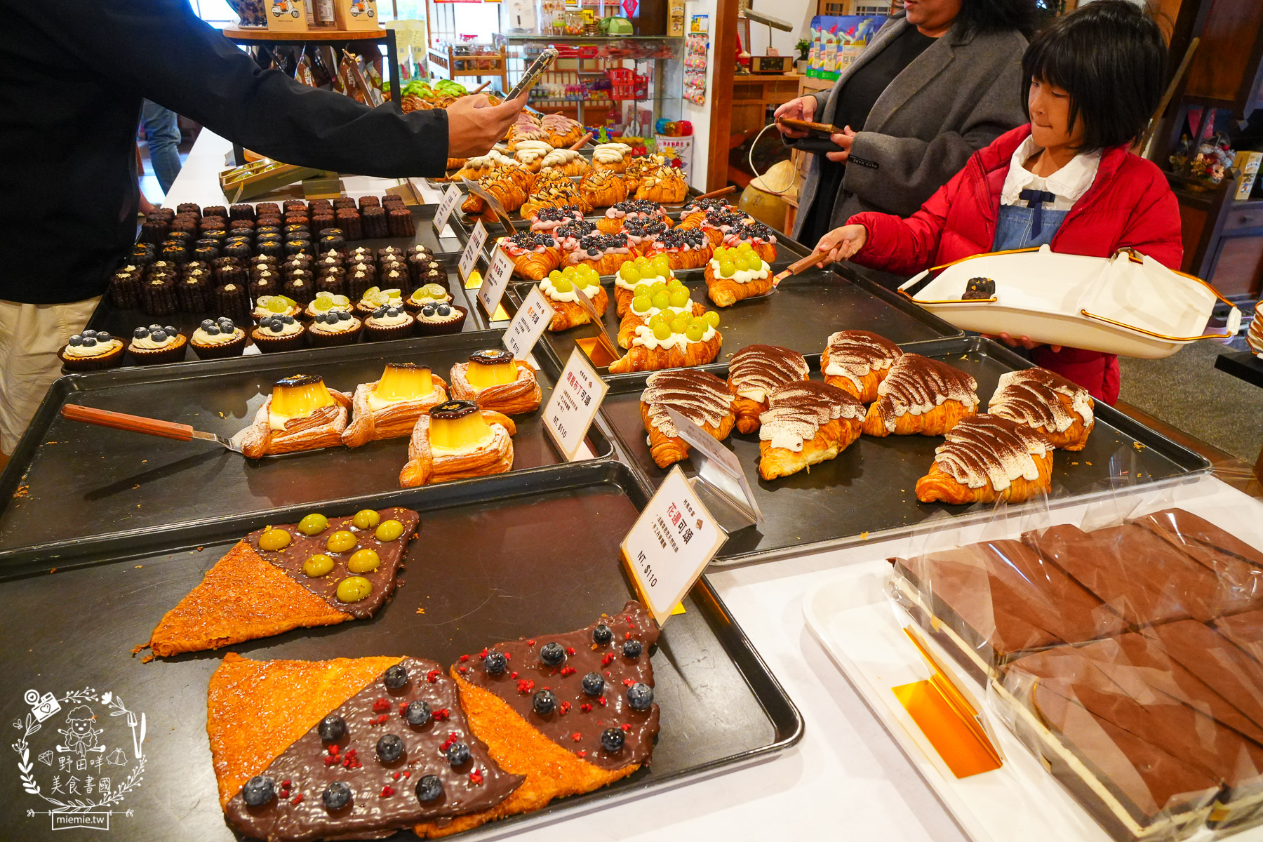 【台東跨年】鐵花商圈三天兩夜爆食攻略：直擊aMEI演唱會搖滾區美食、鐵花商圈在地神店懶人包
