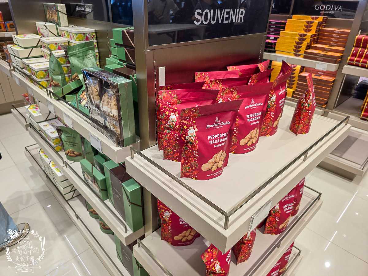 【2025那霸機場免稅店攻略】必買伴手禮、專櫃彩妝藥妝、市區提貨流程懶人包！沖繩那霸機場買什麼？最新免稅店清單：紅芋塔、YSL粉底液、限定藥妝全收錄