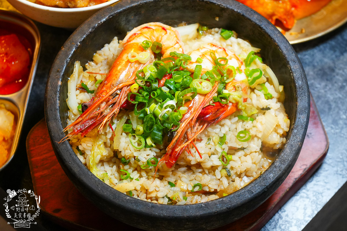 【台東跨年】鐵花商圈三天兩夜爆食攻略：直擊aMEI演唱會搖滾區美食、鐵花商圈在地神店懶人包