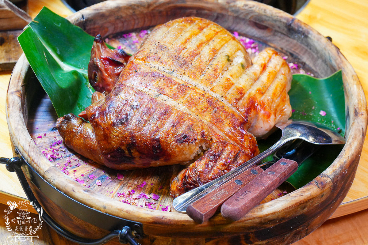 台東美食|阿里岸原住民風味餐廳|部落裡的法式饗宴!開箱7,000元超浮誇海陸全餐!白蘭地石頭鍋太震撼! - 第17張圖 台東美食|阿里岸原住民風味餐廳|部落裡的法式饗宴!開箱7,000元超浮誇海陸全餐!白蘭地石頭鍋太震撼!