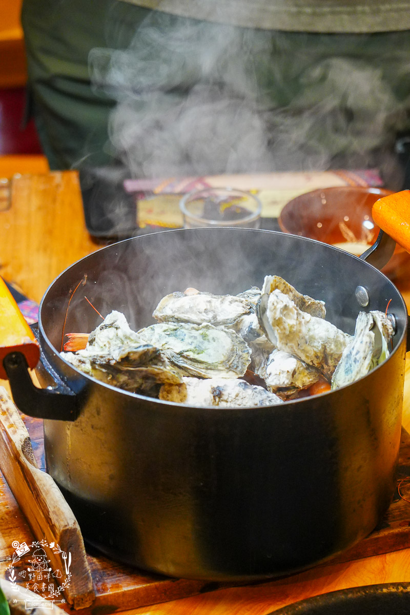 台東美食|阿里岸原住民風味餐廳|部落裡的法式饗宴!開箱7,000元超浮誇海陸全餐!白蘭地石頭鍋太震撼! - 第16張圖 台東美食|阿里岸原住民風味餐廳|部落裡的法式饗宴!開箱7,000元超浮誇海陸全餐!白蘭地石頭鍋太震撼!