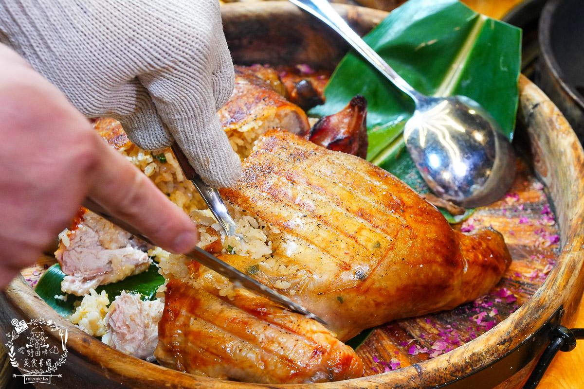 台東美食|阿里岸原住民風味餐廳|部落裡的法式饗宴!開箱7,000元超浮誇海陸全餐!白蘭地石頭鍋太震撼! - 第18張圖 台東美食|阿里岸原住民風味餐廳|部落裡的法式饗宴!開箱7,000元超浮誇海陸全餐!白蘭地石頭鍋太震撼!