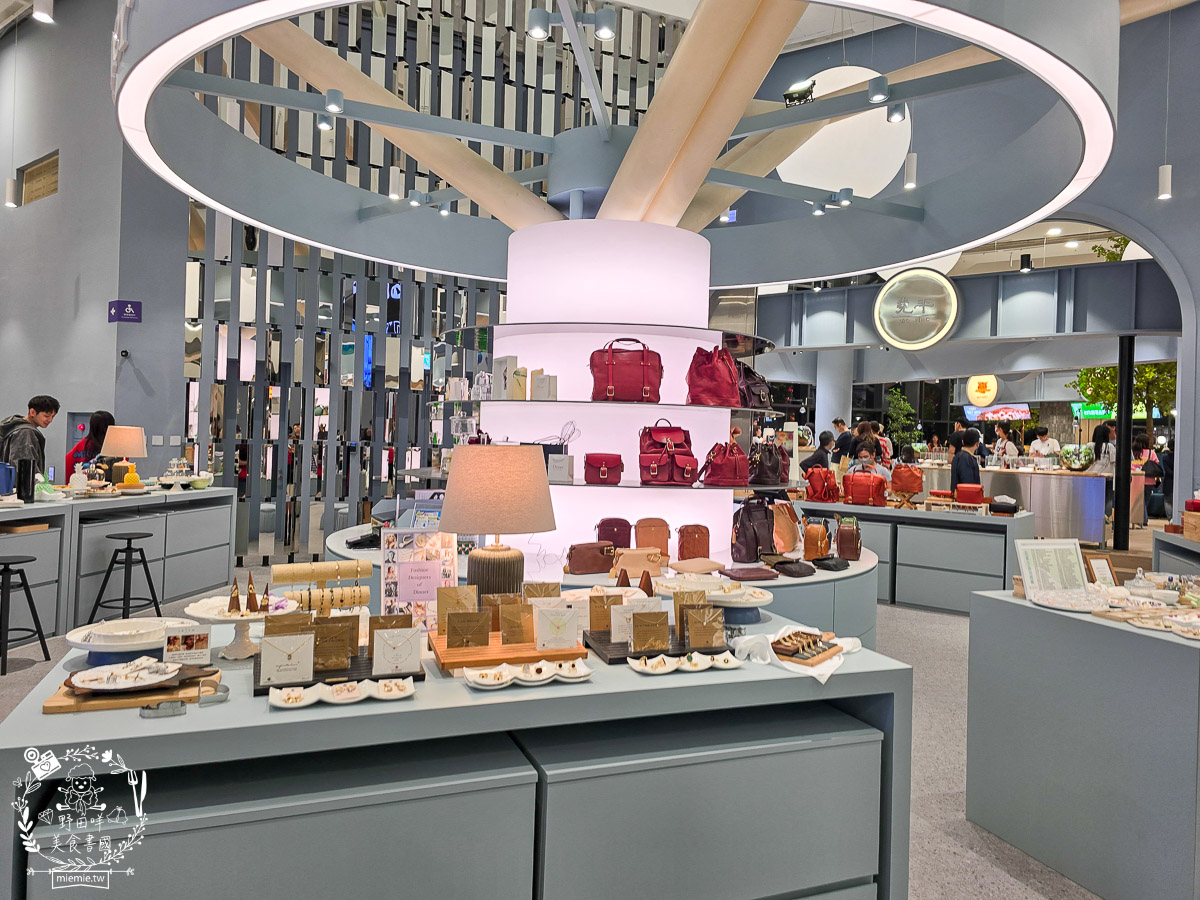 【高雄新景點】FOCUS 13珊瑚廣場全攻略！進駐品牌/海景餐廳/交通停車懶人包 (高流珊瑚礁群)