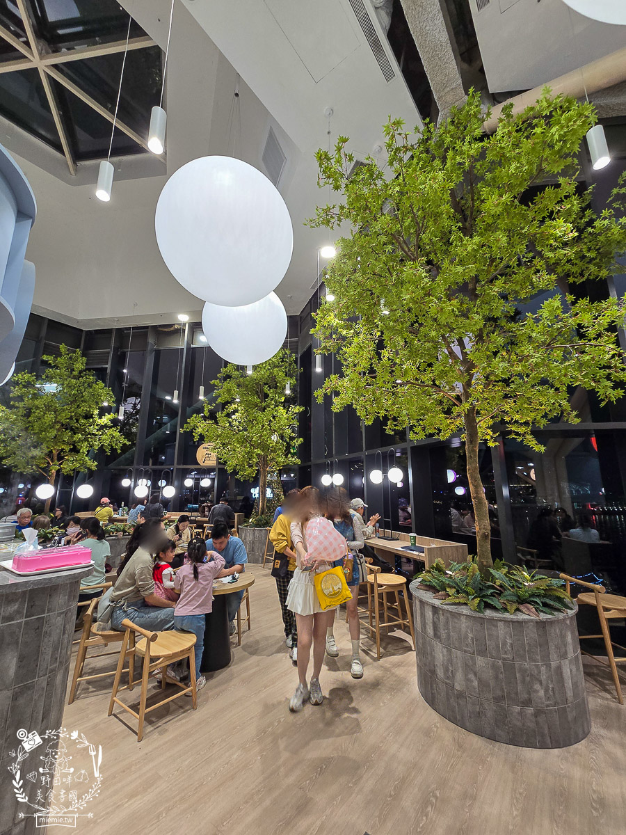 【高雄新景點】FOCUS 13珊瑚廣場全攻略！進駐品牌/海景餐廳/交通停車懶人包 (高流珊瑚礁群)