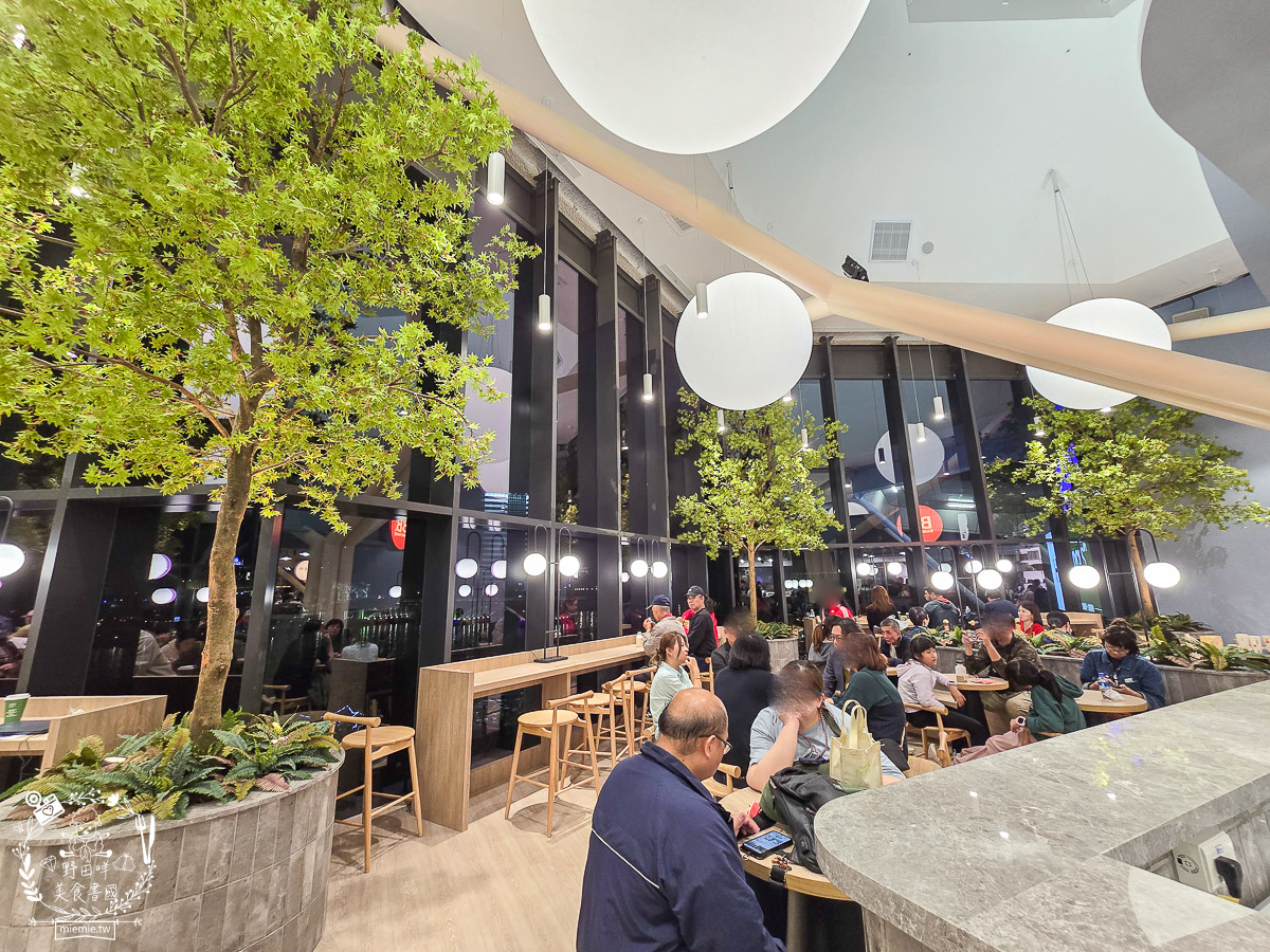 【高雄新景點】FOCUS 13珊瑚廣場全攻略！進駐品牌/海景餐廳/交通停車懶人包 (高流珊瑚礁群)