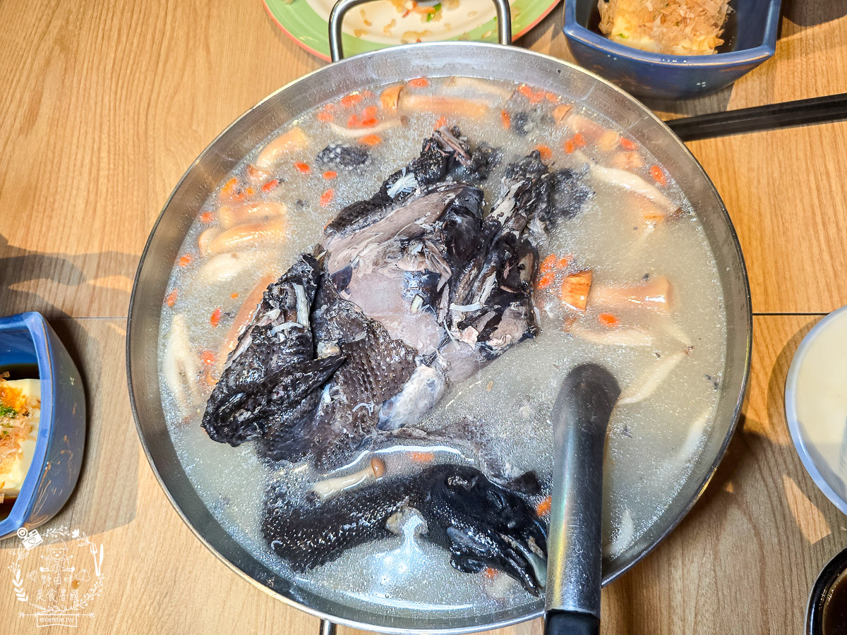 【高雄美食】棧貳庫隱藏版海景盛宴!大手町日本料理:豪邁鮪魚下巴與銷魂比目魚鰭邊肉,在地饕客的私房菜單大公開 - 第17張圖 【高雄美食】棧貳庫隱藏版海景盛宴!大手町日本料理:豪邁鮪魚下巴與銷魂比目魚鰭邊肉,在地饕客的私房菜單大公開