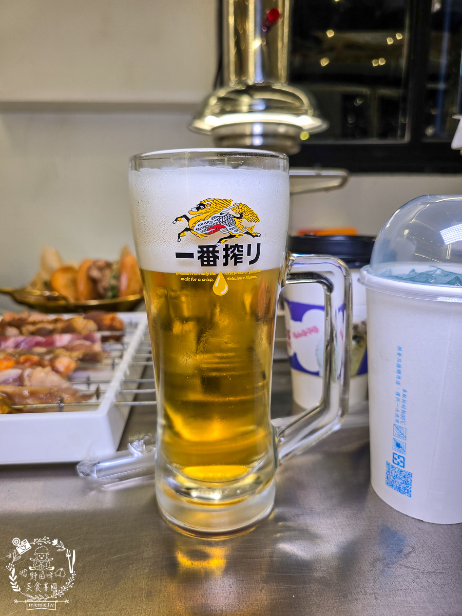 高雄景觀餐廳｜白雲串燒｜小港大坪頂景觀寵物餐廳！自動旋轉串燒×薩摩耶萌犬，打造全台最療癒的景觀餐廳！