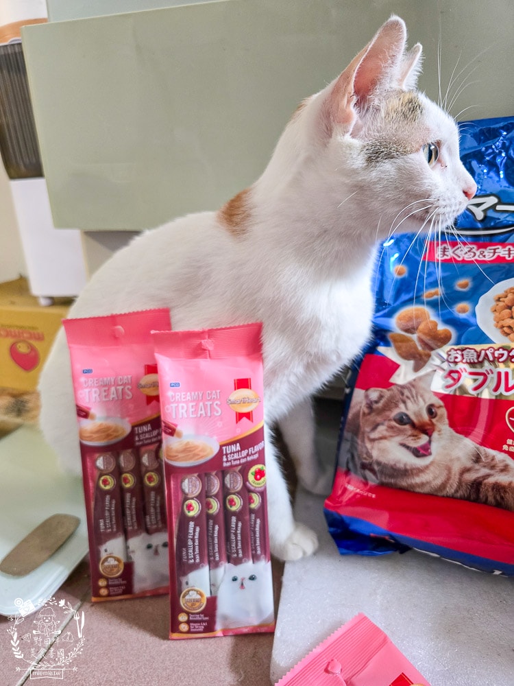 慧心貓糧評價挑食貓也瘋狂!慧心和風飼料「鮪魚雞肉鮭魚」與超人氣「扇貝肉泥」開箱推薦|SmartHeart 貓飼料 - 第18張圖 慧心貓糧評價挑食貓也瘋狂!慧心和風飼料「鮪魚雞肉鮭魚」與超人氣「扇貝肉泥」開箱推薦|SmartHeart 貓飼料