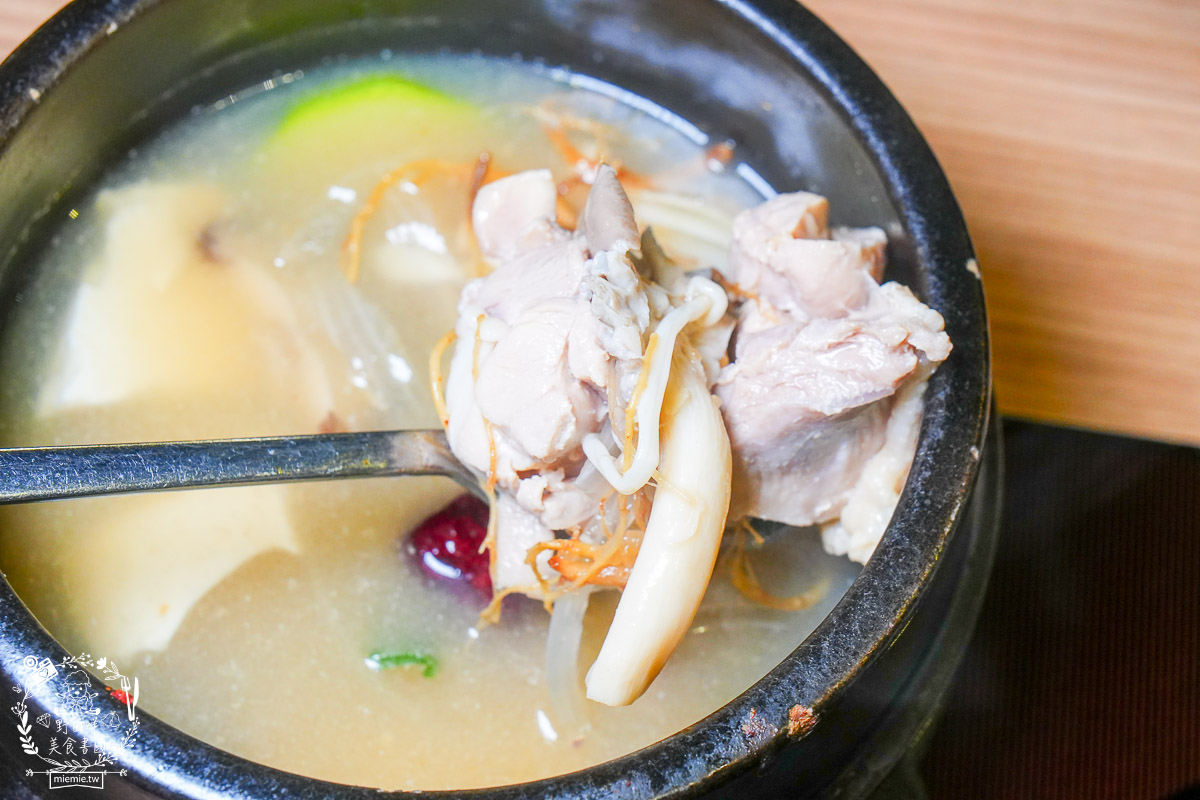 2026 高雄韓式料理吃到飽推薦[槿韓食堂]$700 爽吃 30 種現點現做韓料！部隊鍋、厚切豬五花、韓式炸雞無限續點，壽星優惠與點餐攻略全看這篇！