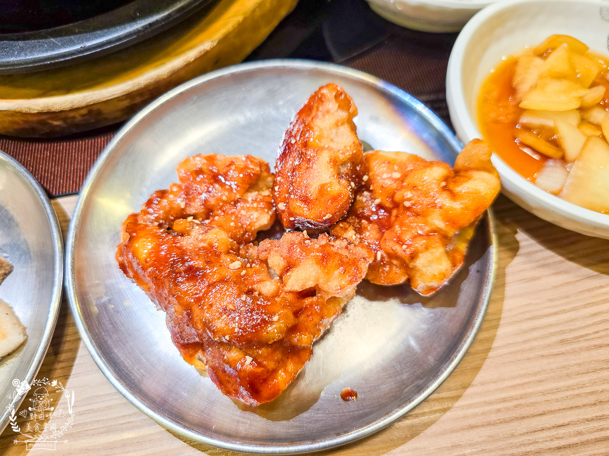 2026 高雄韓式料理吃到飽推薦[槿韓食堂]$700 爽吃 30 種現點現做韓料！部隊鍋、厚切豬五花、韓式炸雞無限續點，壽星優惠與點餐攻略全看這篇！