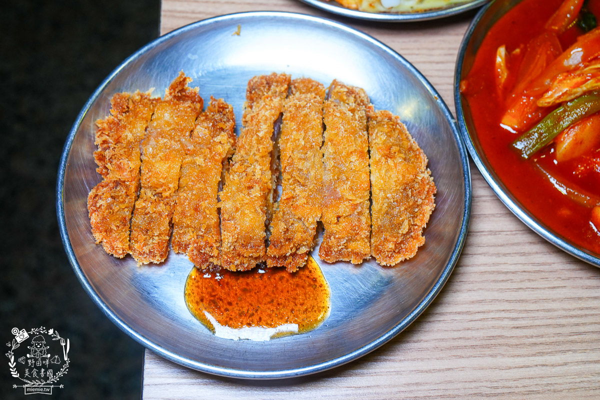 2026 高雄韓式料理吃到飽推薦[槿韓食堂]$700 爽吃 30 種現點現做韓料！部隊鍋、厚切豬五花、韓式炸雞無限續點，壽星優惠與點餐攻略全看這篇！