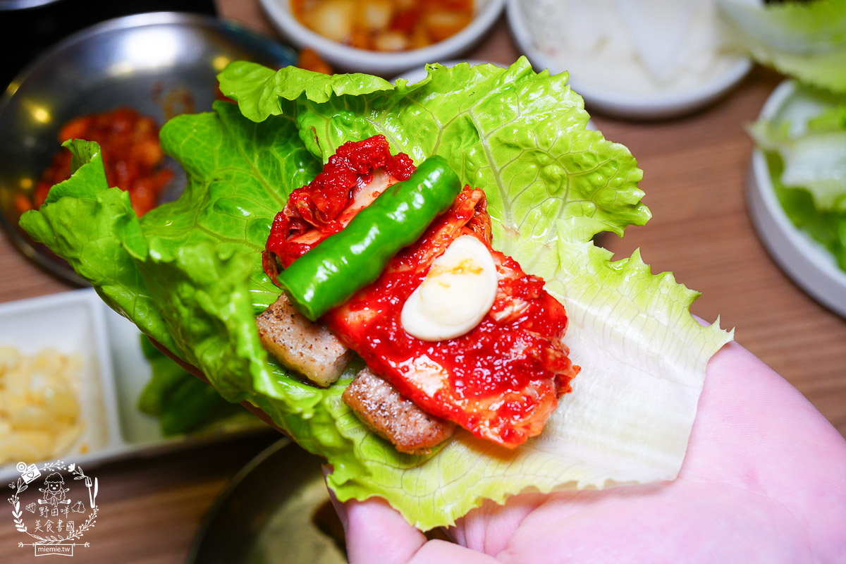 2026 高雄韓式料理吃到飽推薦[槿韓食堂]$700 爽吃 30 種現點現做韓料！部隊鍋、厚切豬五花、韓式炸雞無限續點，壽星優惠與點餐攻略全看這篇！