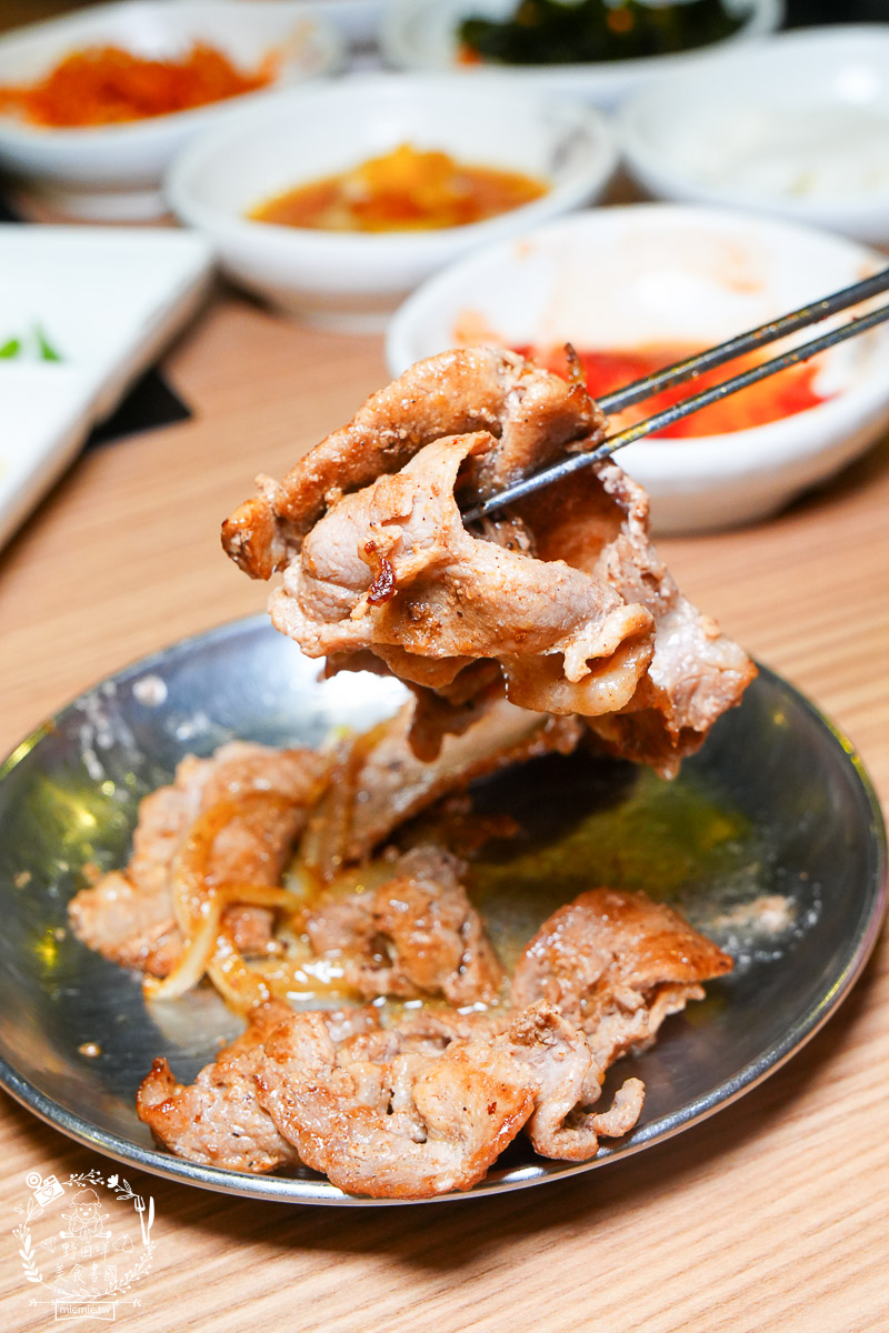 2026 高雄韓式料理吃到飽推薦[槿韓食堂]$700 爽吃 30 種現點現做韓料！部隊鍋、厚切豬五花、韓式炸雞無限續點，壽星優惠與點餐攻略全看這篇！