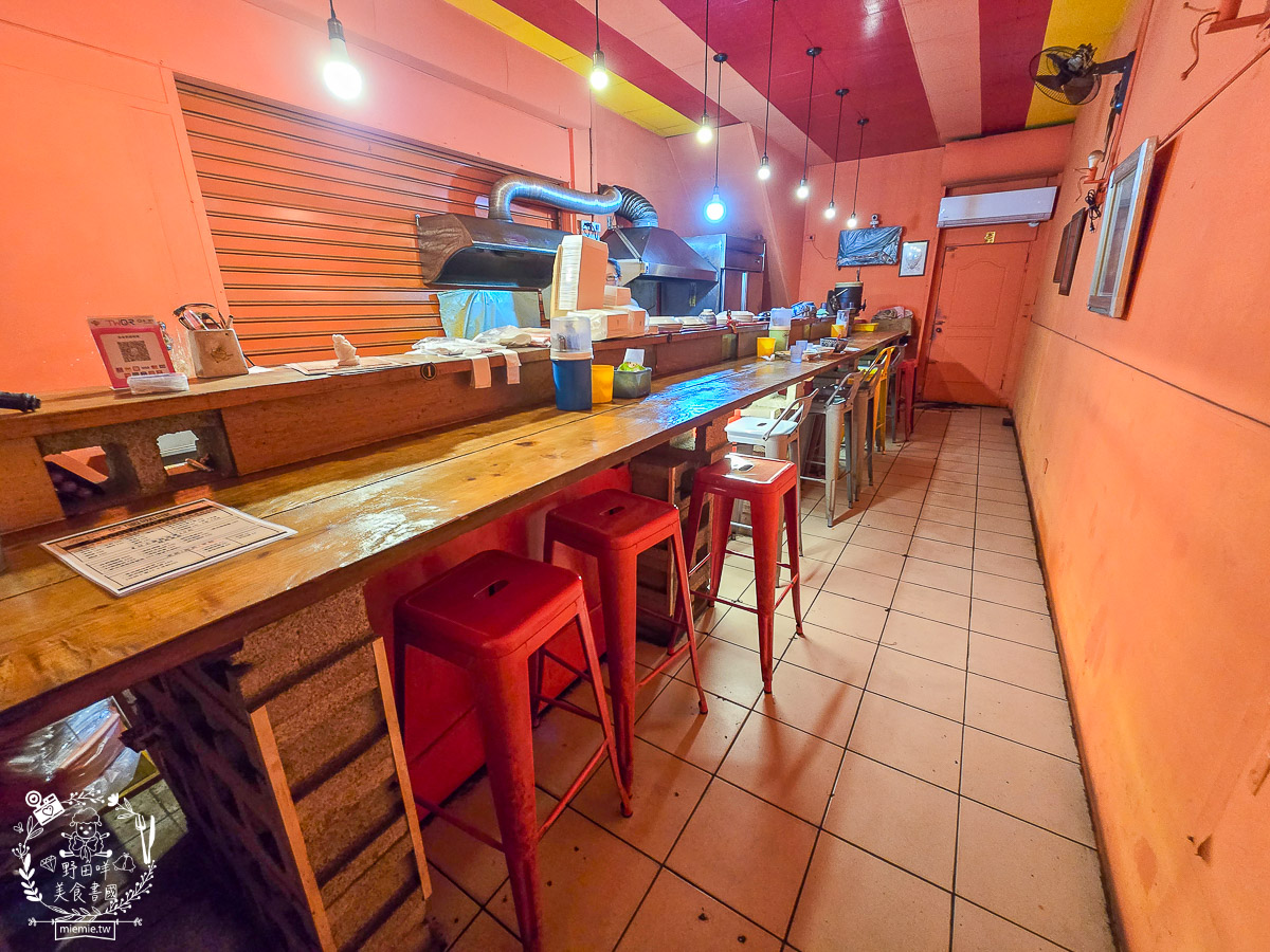 屏東泰國料理推薦｜泰度異國料理：在地人口袋名單！零踩雷的平價泰式神店，必點噴香打拋豬（內附菜單）