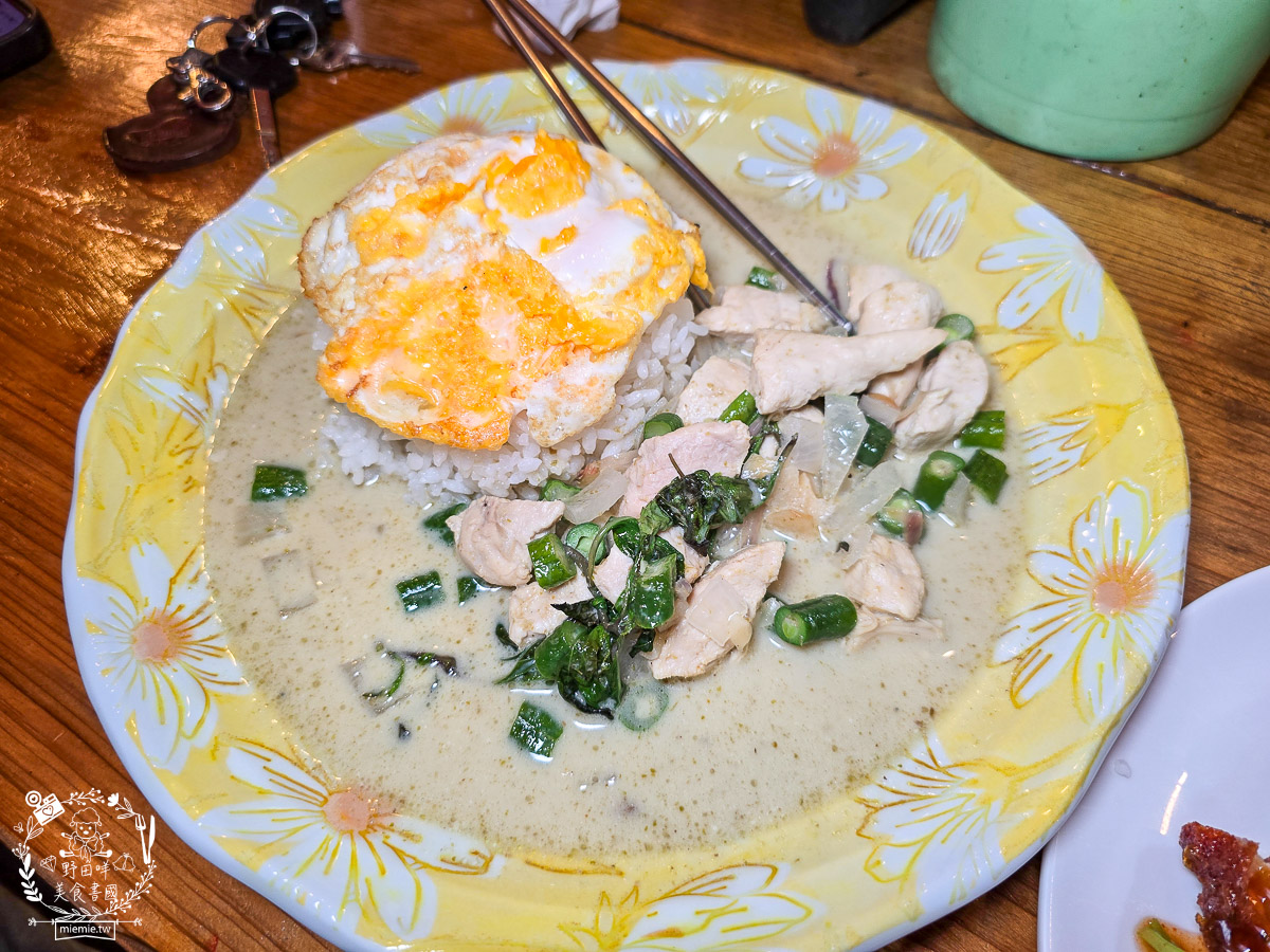 屏東泰國料理推薦｜泰度異國料理：在地人口袋名單！零踩雷的平價泰式神店，必點噴香打拋豬（內附菜單）