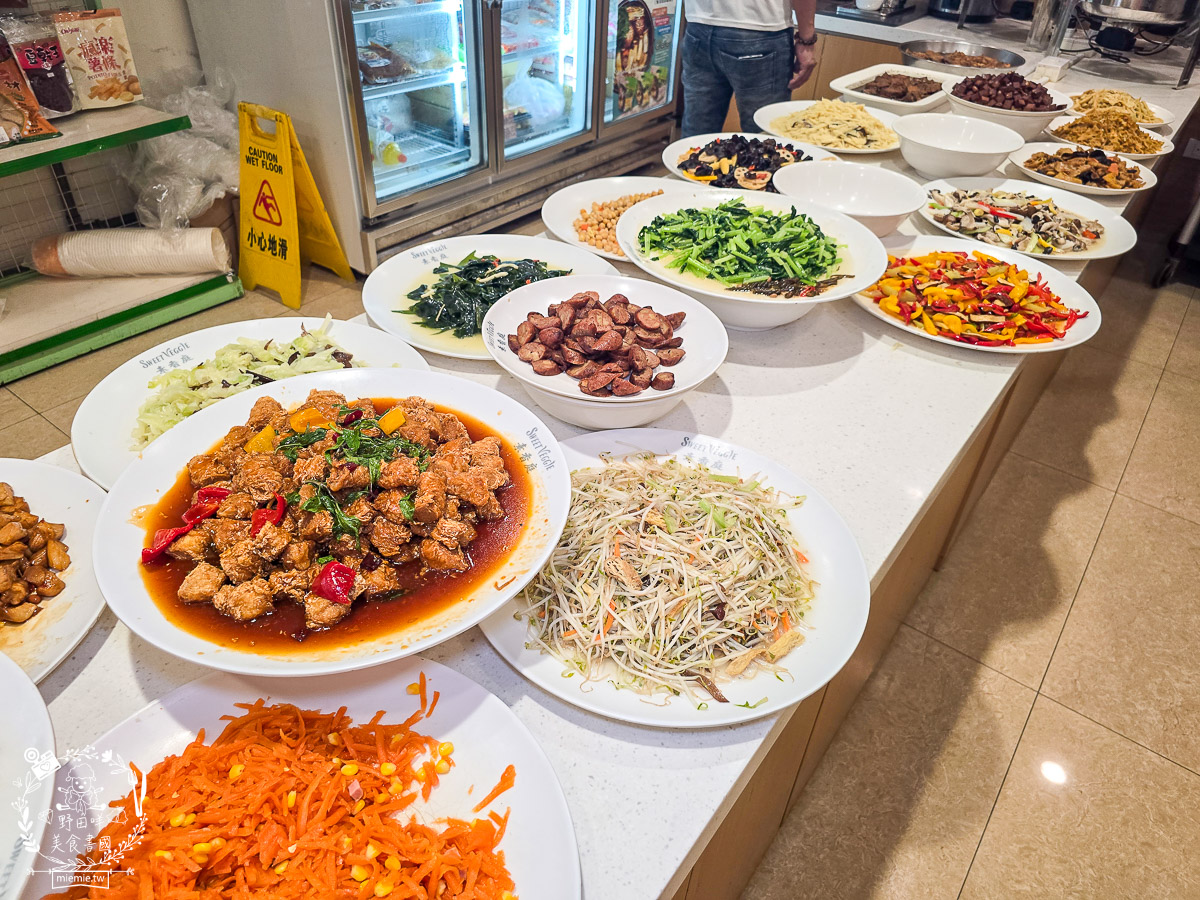 高雄美食｜素香庭｜三民區超高CP值素食吃到飽！火鍋、歐式自助餐、現烤酥皮濃湯一次滿足