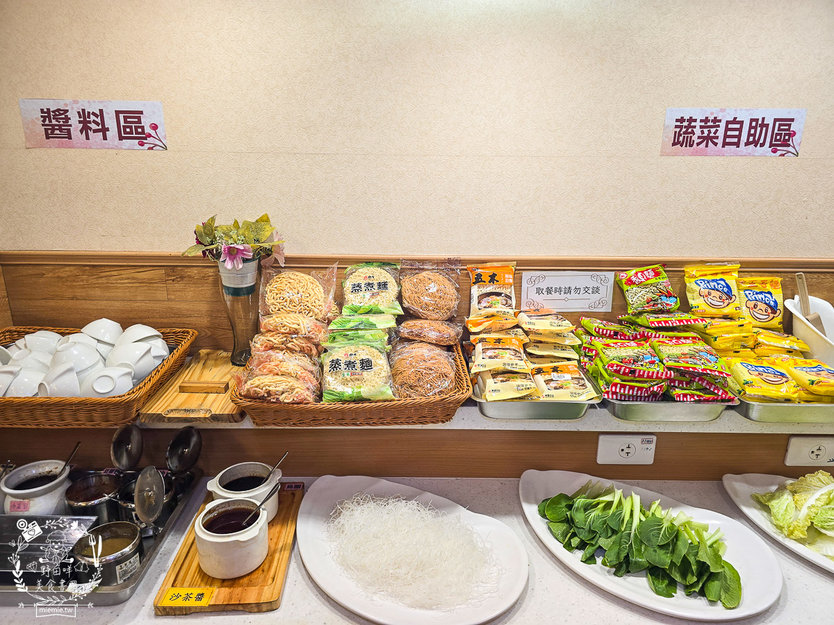高雄美食｜素香庭｜三民區超高CP值素食吃到飽！火鍋、歐式自助餐、現烤酥皮濃湯一次滿足