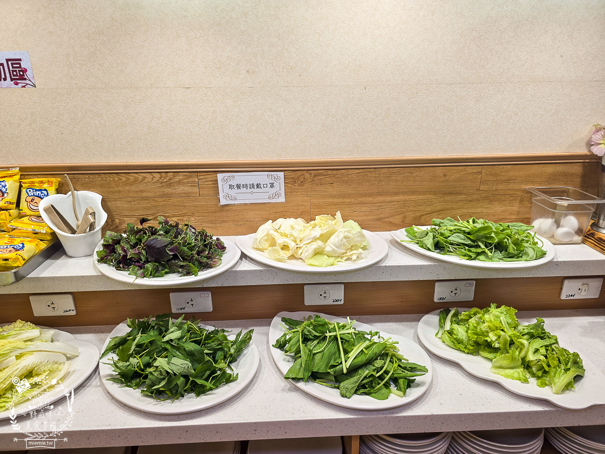 高雄美食｜素香庭｜三民區超高CP值素食吃到飽！火鍋、歐式自助餐、現烤酥皮濃湯一次滿足