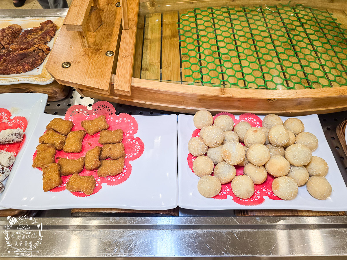 高雄美食｜素香庭｜三民區超高CP值素食吃到飽！火鍋、歐式自助餐、現烤酥皮濃湯一次滿足