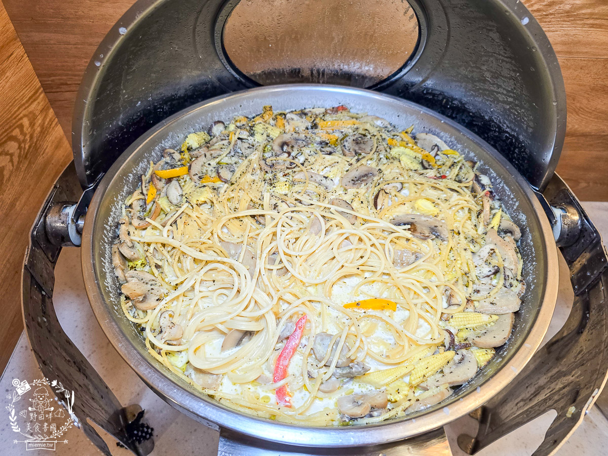 高雄美食｜素香庭｜三民區超高CP值素食吃到飽！火鍋、歐式自助餐、現烤酥皮濃湯一次滿足