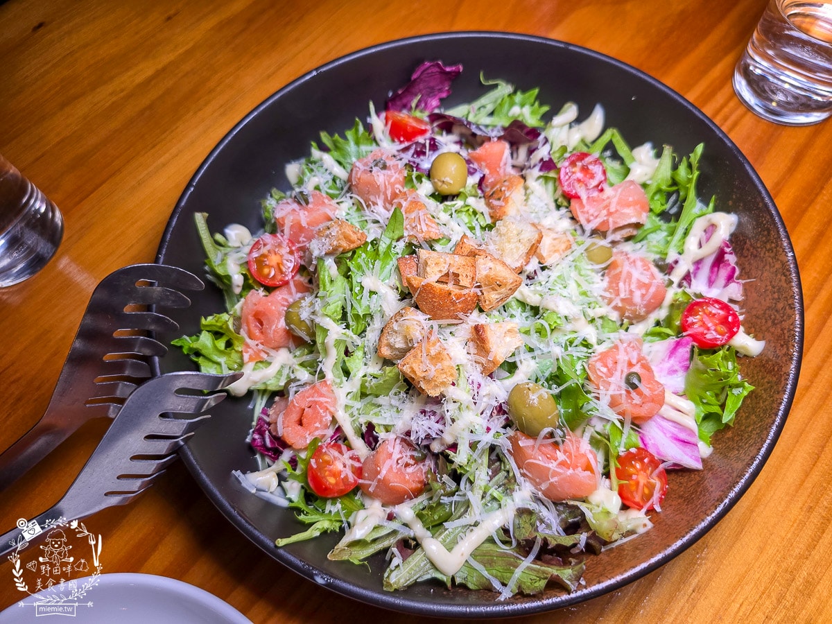 高雄餐酒館推薦[Lazy Bistro 慵懶餐酒館]美術館青海路聚餐首選！2026壽星優惠送主餐、生蠔買一送一，菜單與必點推薦完整攻略