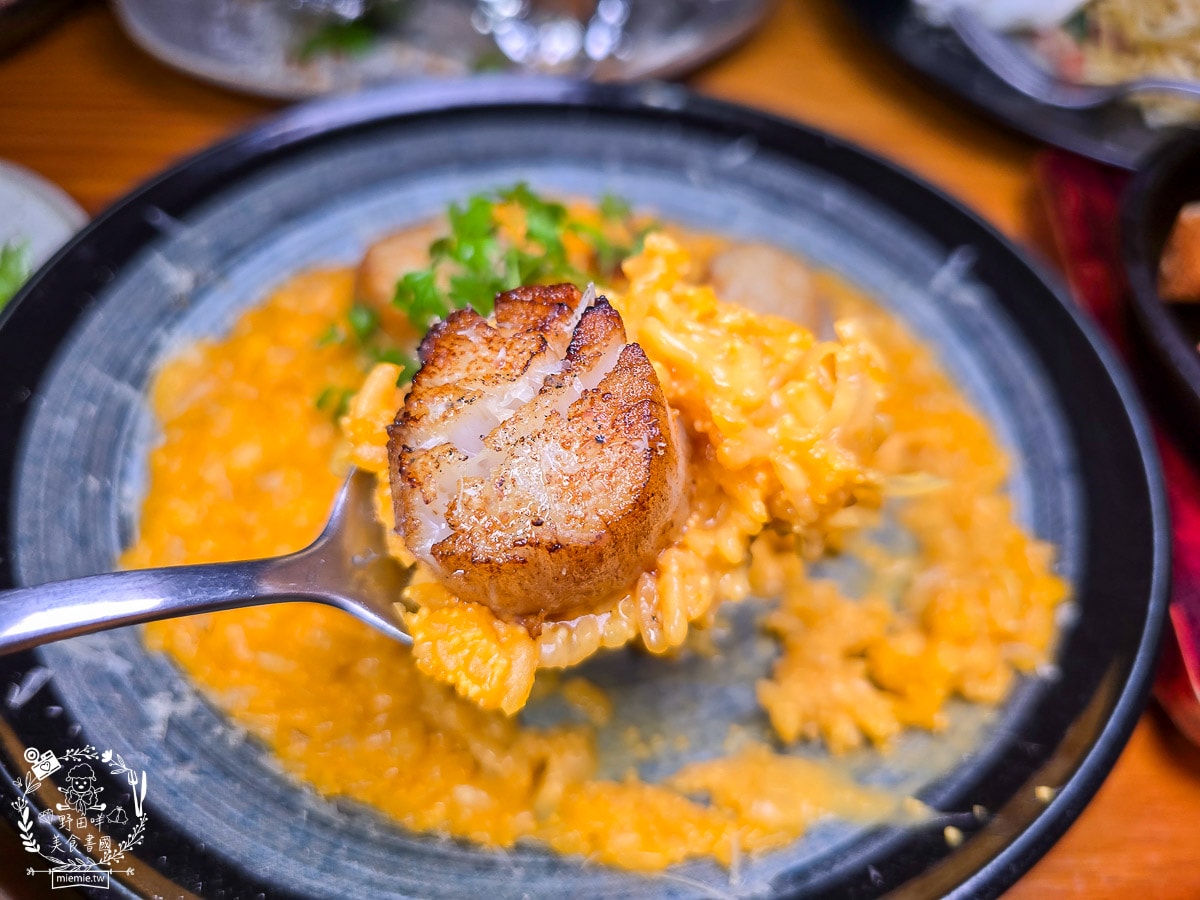 高雄餐酒館推薦[Lazy Bistro 慵懶餐酒館]美術館青海路聚餐首選！2026壽星優惠送主餐、生蠔買一送一，菜單與必點推薦完整攻略