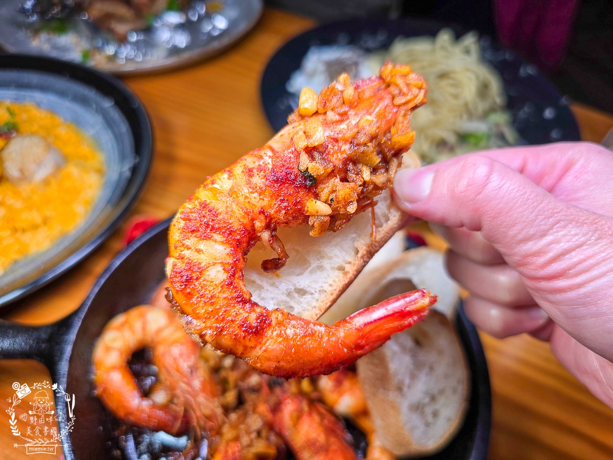 高雄餐酒館推薦[Lazy Bistro 慵懶餐酒館]美術館青海路聚餐首選！2026壽星優惠送主餐、生蠔買一送一，菜單與必點推薦完整攻略