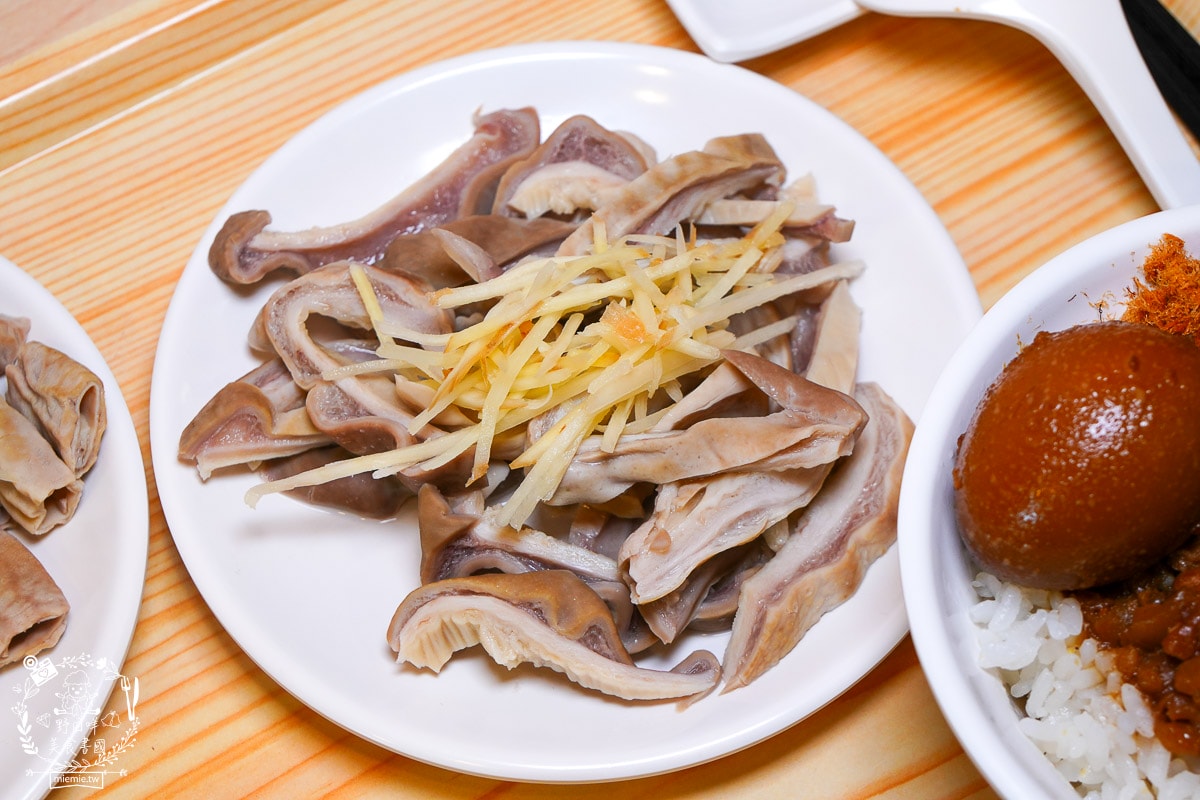 [屏東美食] 豬豬呷 DiDiJah 屏東豬雜專賣店｜屏東西市場的最美豬雜店！台畜職人精神，重新定義「黑白切」的乾淨與美味