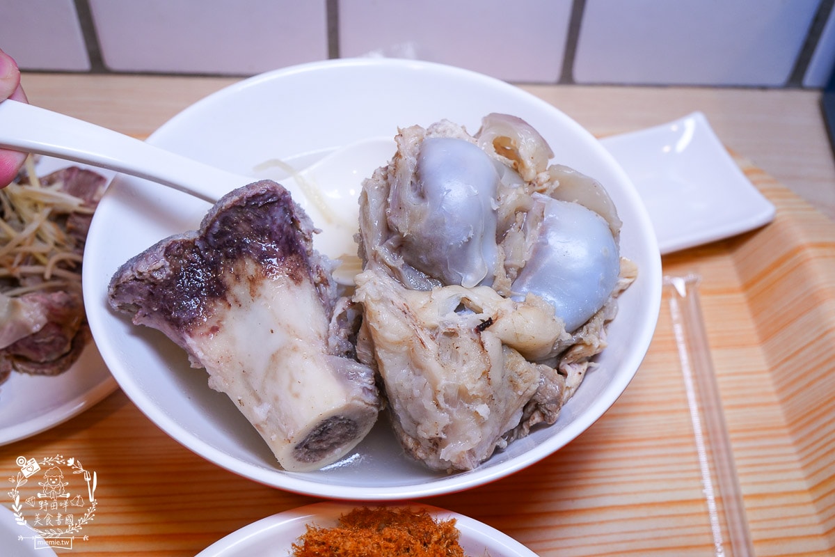 [屏東美食] 豬豬呷 DiDiJah 屏東豬雜專賣店｜屏東西市場的最美豬雜店！台畜職人精神，重新定義「黑白切」的乾淨與美味