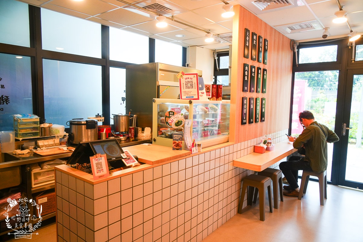 [屏東美食] 豬豬呷 DiDiJah 屏東豬雜專賣店｜屏東西市場的最美豬雜店！台畜職人精神，重新定義「黑白切」的乾淨與美味