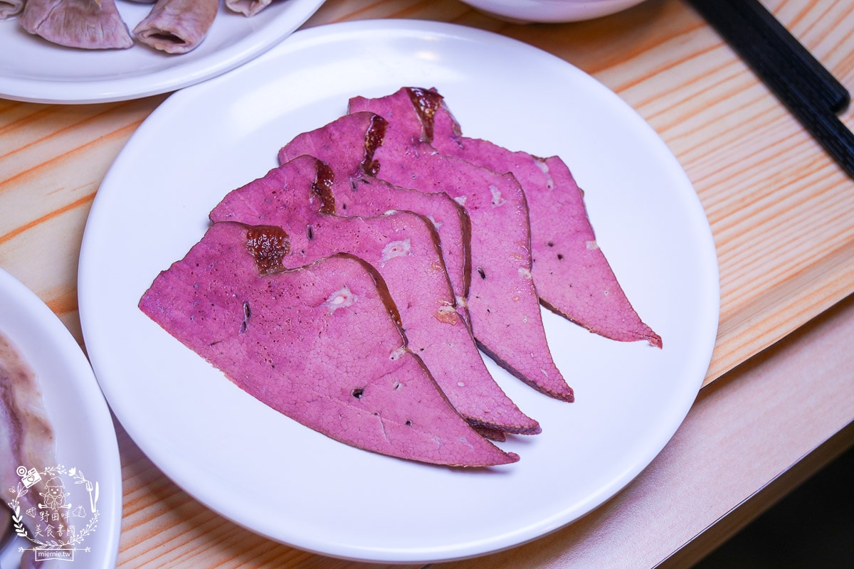 [屏東美食] 豬豬呷 DiDiJah 屏東豬雜專賣店｜屏東西市場的最美豬雜店！台畜職人精神，重新定義「黑白切」的乾淨與美味