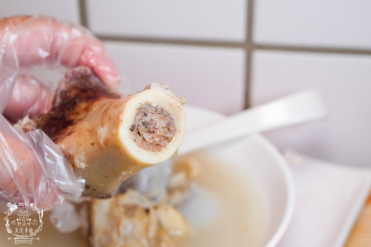 [屏東美食] 豬豬呷 DiDiJah 屏東豬雜專賣店｜屏東西市場的最美豬雜店！台畜職人精神，重新定義「黑白切」的乾淨與美味