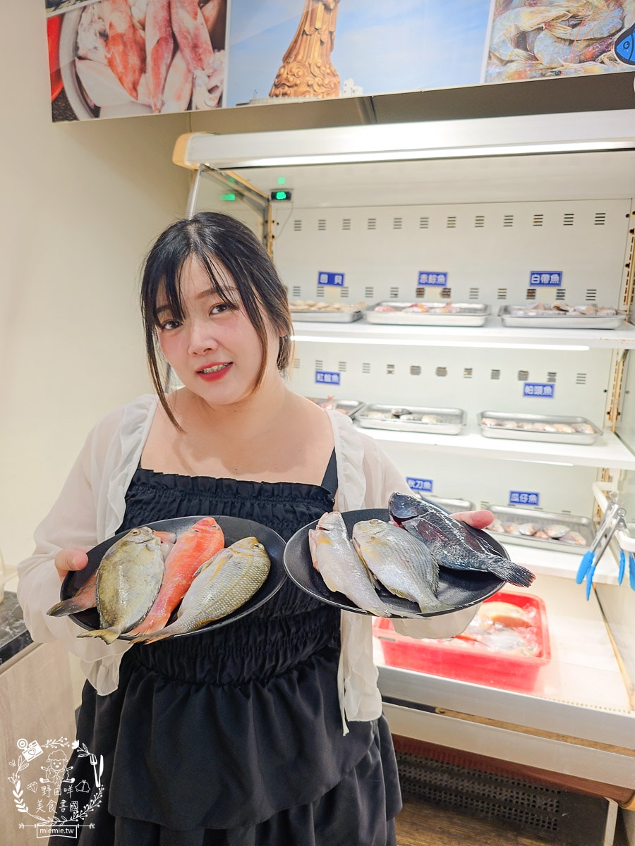 高雄美食[南海澎湖燒烤吃到飽]現撈海魚、澎湖鮮蚵吃到飽！挑戰 100+ 種食材，火烤兩吃的極致海味盛宴
