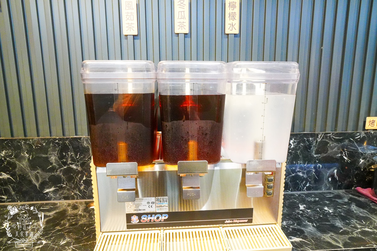 高雄美食[南海澎湖燒烤吃到飽]現撈海魚、澎湖鮮蚵吃到飽！挑戰 100+ 種食材，火烤兩吃的極致海味盛宴
