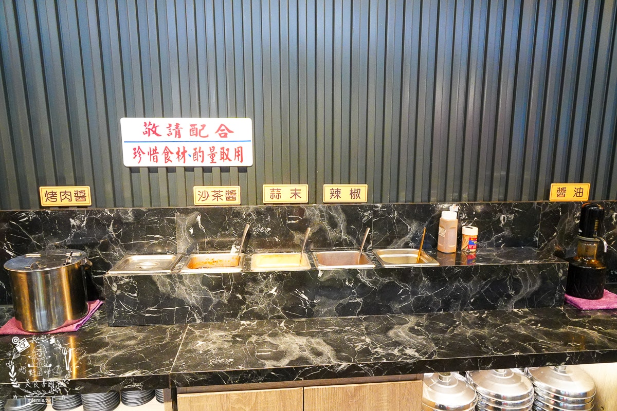 高雄美食[南海澎湖燒烤吃到飽]現撈海魚、澎湖鮮蚵吃到飽！挑戰 100+ 種食材，火烤兩吃的極致海味盛宴