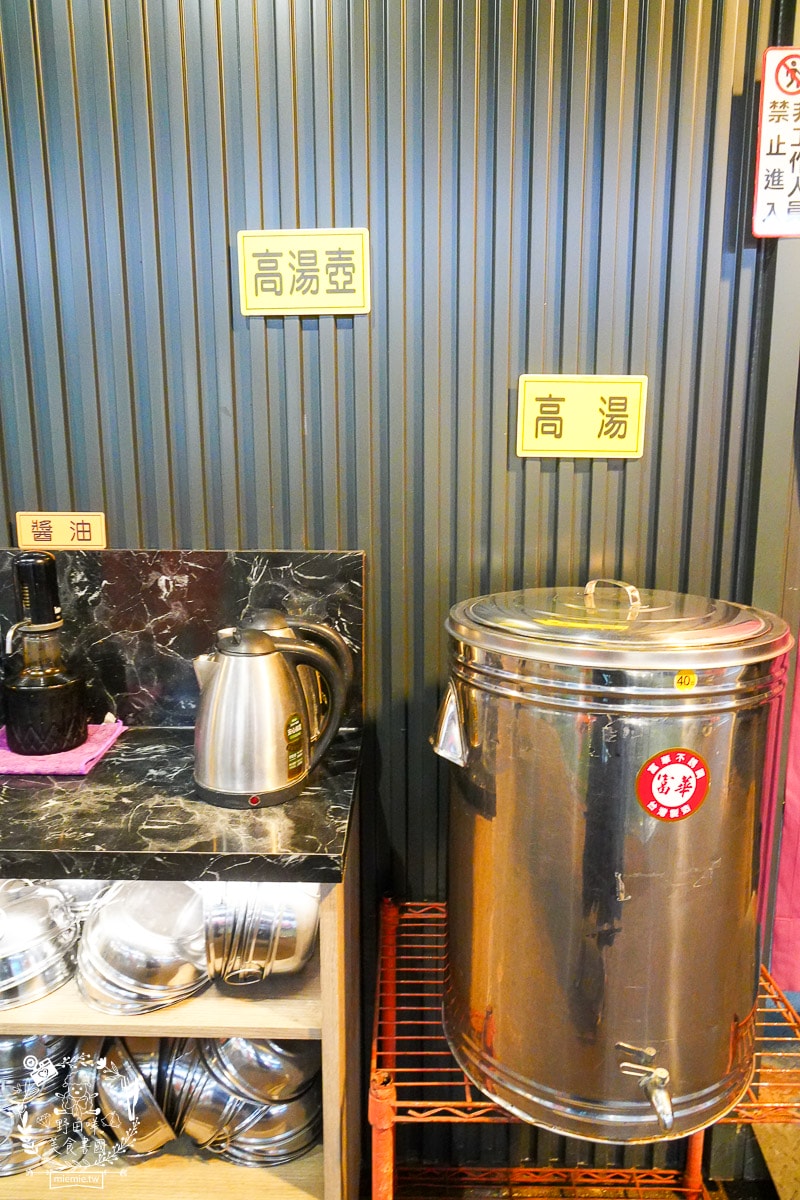 高雄美食[南海澎湖燒烤吃到飽]現撈海魚、澎湖鮮蚵吃到飽！挑戰 100+ 種食材，火烤兩吃的極致海味盛宴