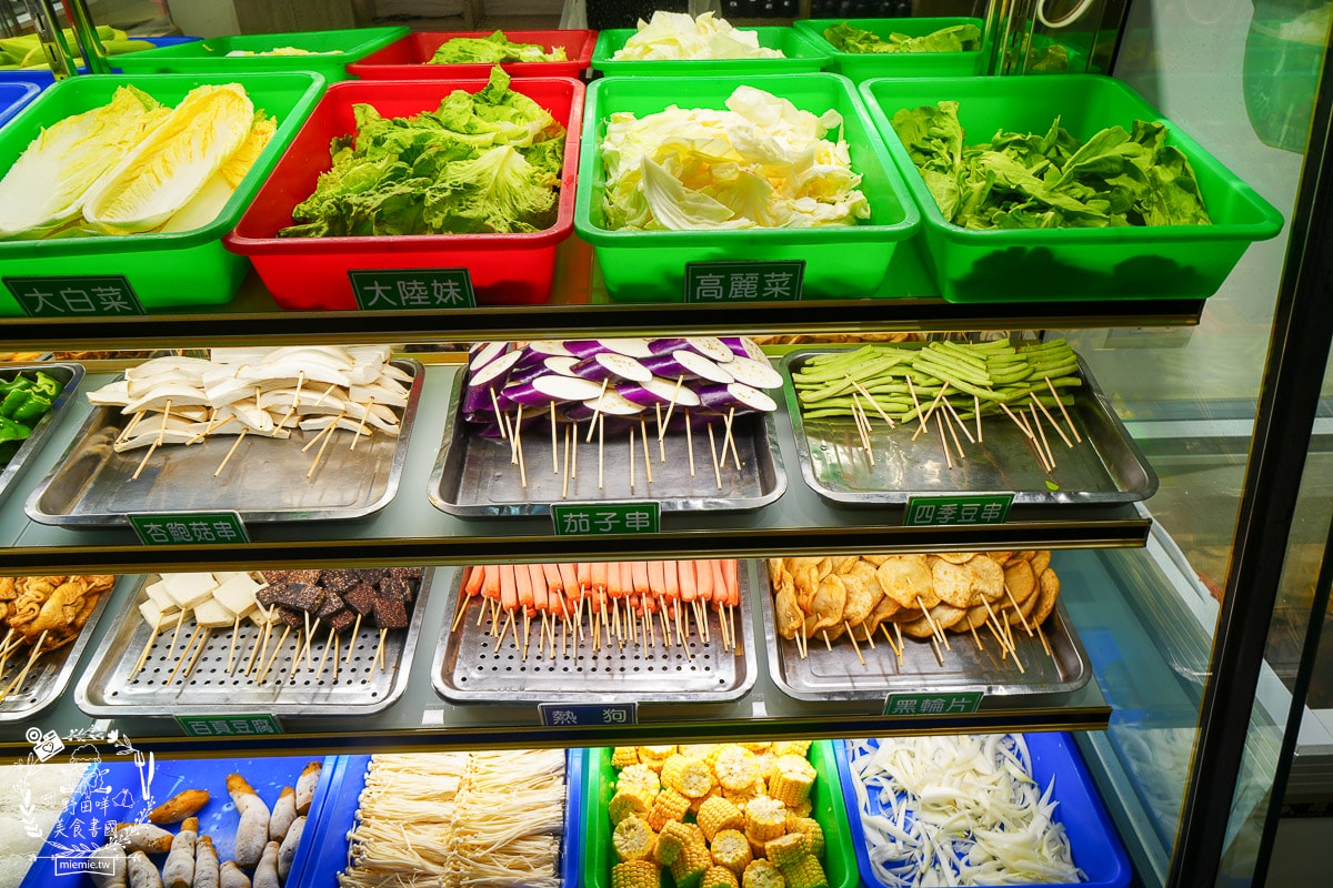 高雄美食[南海澎湖燒烤吃到飽]現撈海魚、澎湖鮮蚵吃到飽！挑戰 100+ 種食材，火烤兩吃的極致海味盛宴