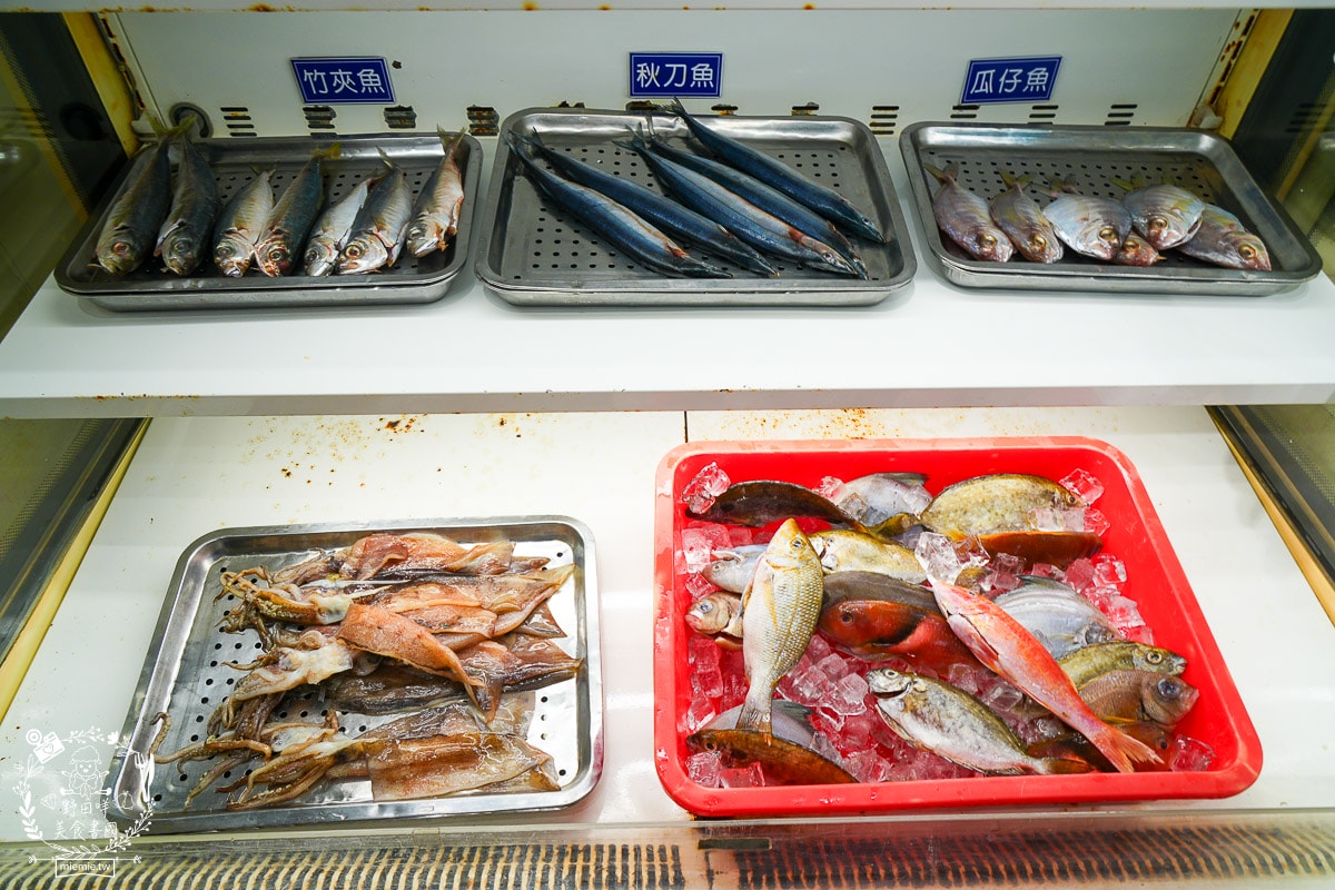 高雄美食[南海澎湖燒烤吃到飽]現撈海魚、澎湖鮮蚵吃到飽！挑戰 100+ 種食材，火烤兩吃的極致海味盛宴