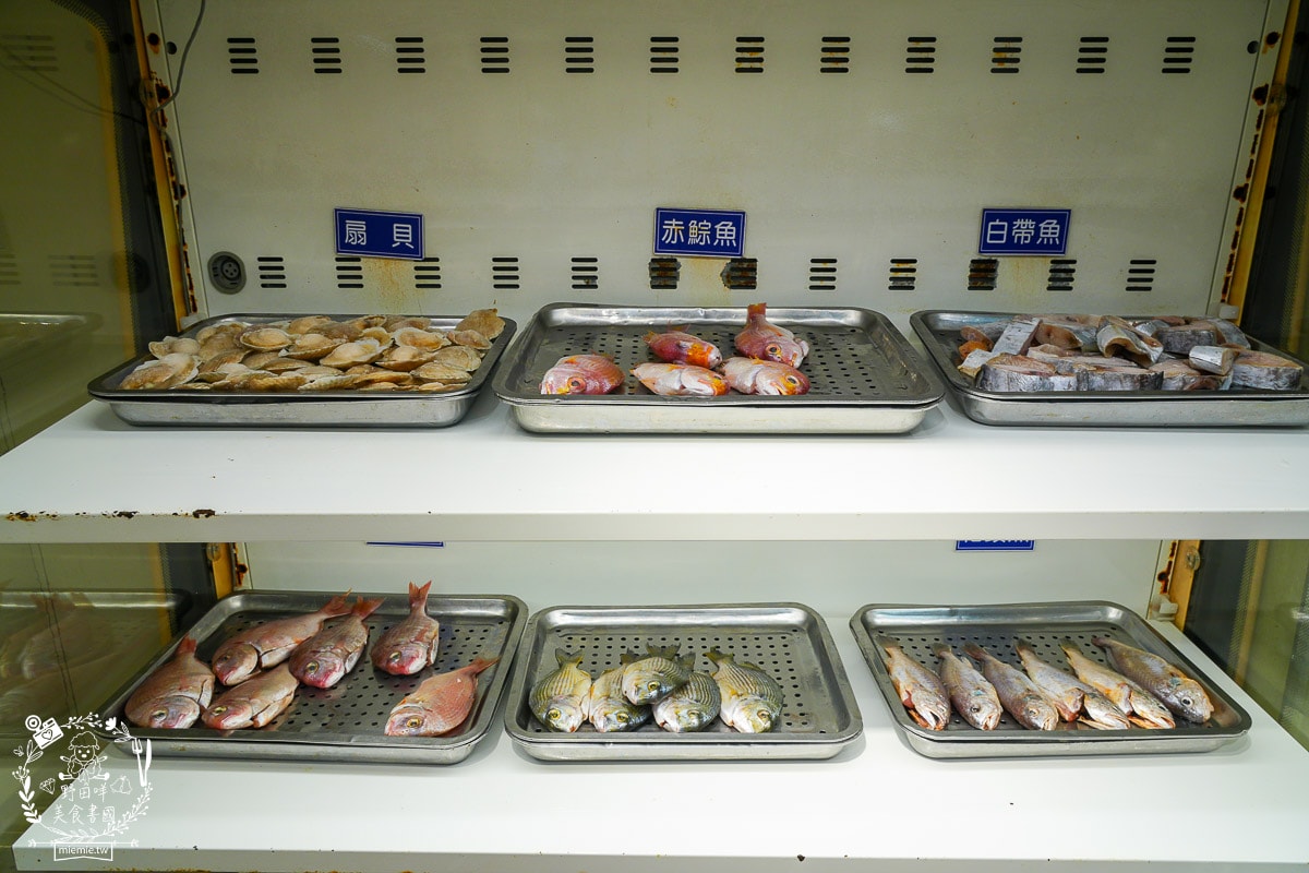 高雄美食[南海澎湖燒烤吃到飽]現撈海魚、澎湖鮮蚵吃到飽！挑戰 100+ 種食材，火烤兩吃的極致海味盛宴
