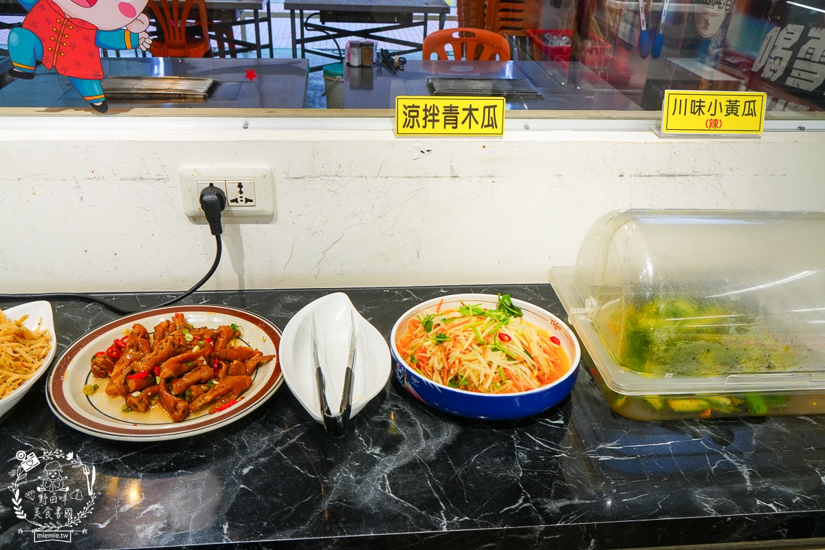 高雄美食[南海澎湖燒烤吃到飽]現撈海魚、澎湖鮮蚵吃到飽！挑戰 100+ 種食材，火烤兩吃的極致海味盛宴