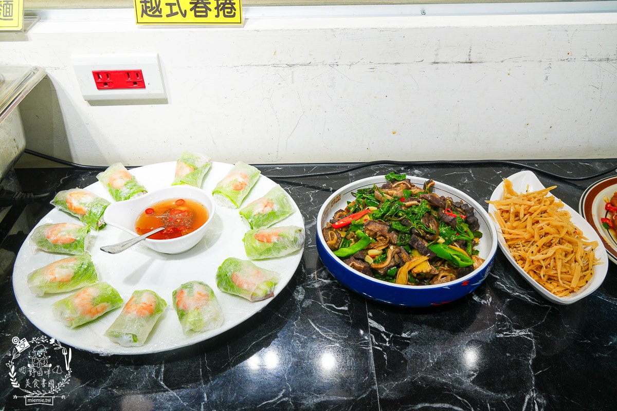 高雄美食[南海澎湖燒烤吃到飽]現撈海魚、澎湖鮮蚵吃到飽！挑戰 100+ 種食材，火烤兩吃的極致海味盛宴