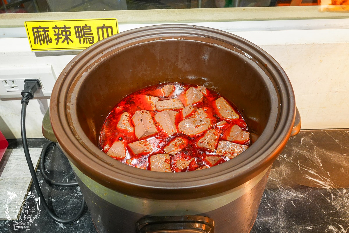 高雄美食[南海澎湖燒烤吃到飽]現撈海魚、澎湖鮮蚵吃到飽！挑戰 100+ 種食材，火烤兩吃的極致海味盛宴