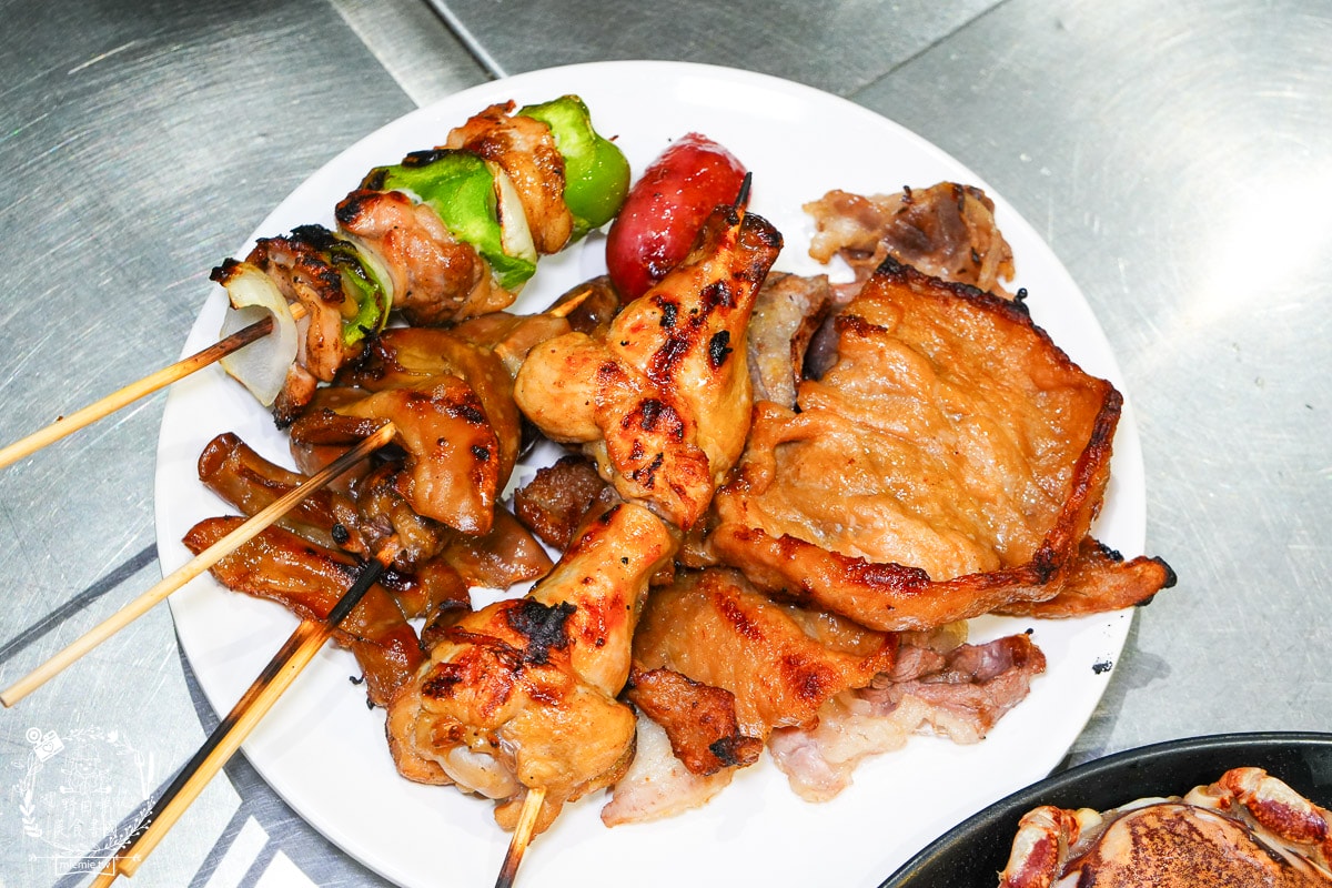 高雄美食[南海澎湖燒烤吃到飽]現撈海魚、澎湖鮮蚵吃到飽！挑戰 100+ 種食材，火烤兩吃的極致海味盛宴