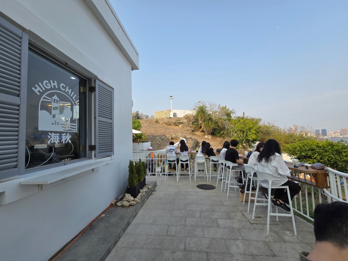高雄最強可頌 OCEAN BAKERY 進駐旗津燈塔！無敵夕陽海景、限定可頌霜淇淋全攻略
