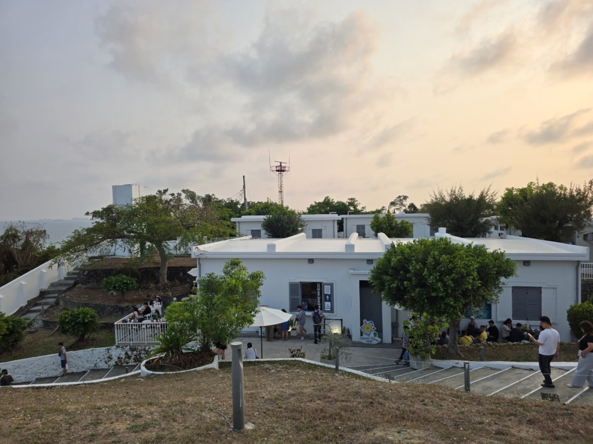 高雄最強可頌 OCEAN BAKERY 進駐旗津燈塔！無敵夕陽海景、限定可頌霜淇淋全攻略