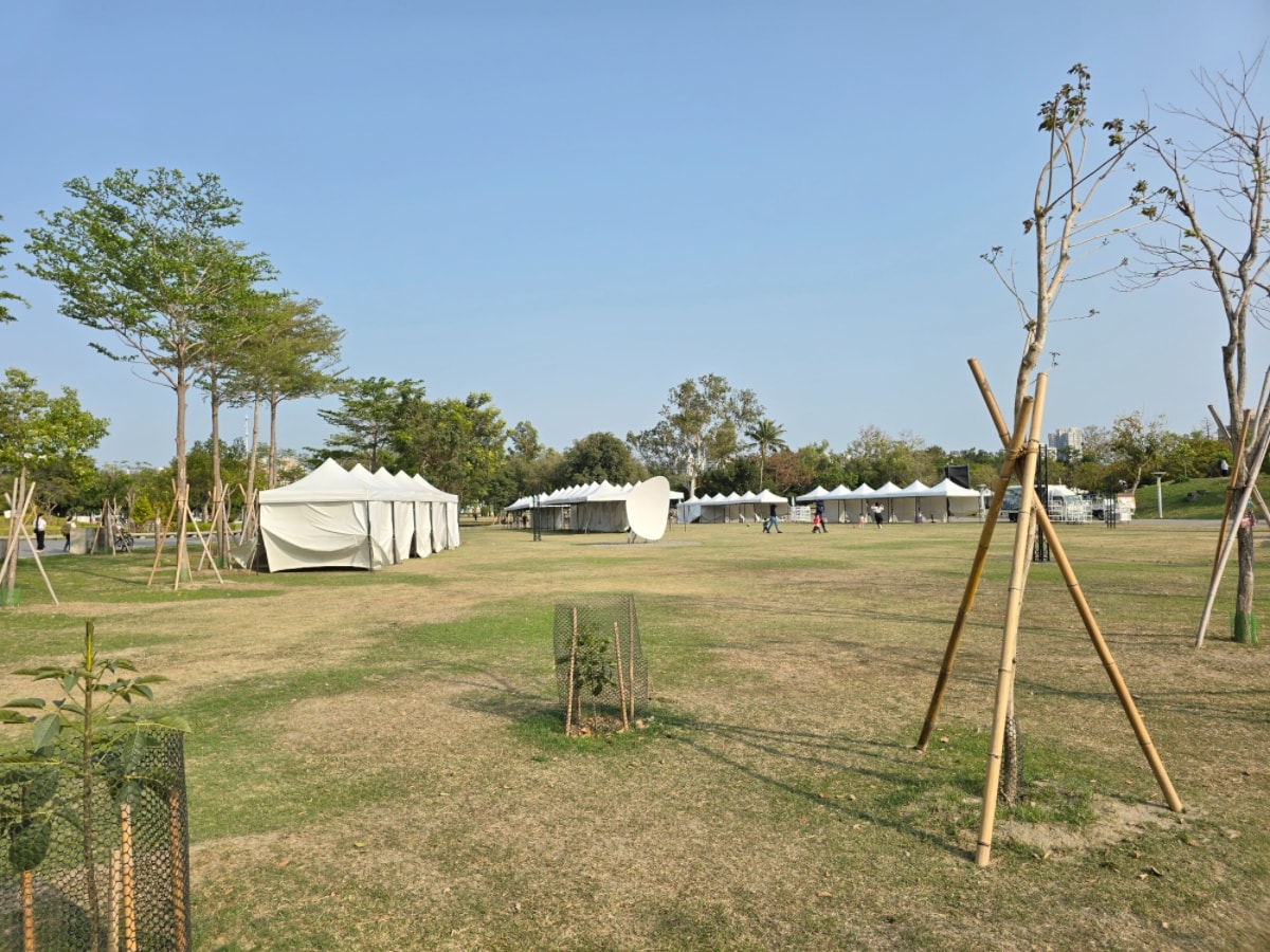 2026 高雄兒童節必去！衛武營「恐龍酷樂園」攻略：免費入場、日本擬真恐龍秀、化石考古體驗，連假親子旅遊首選！