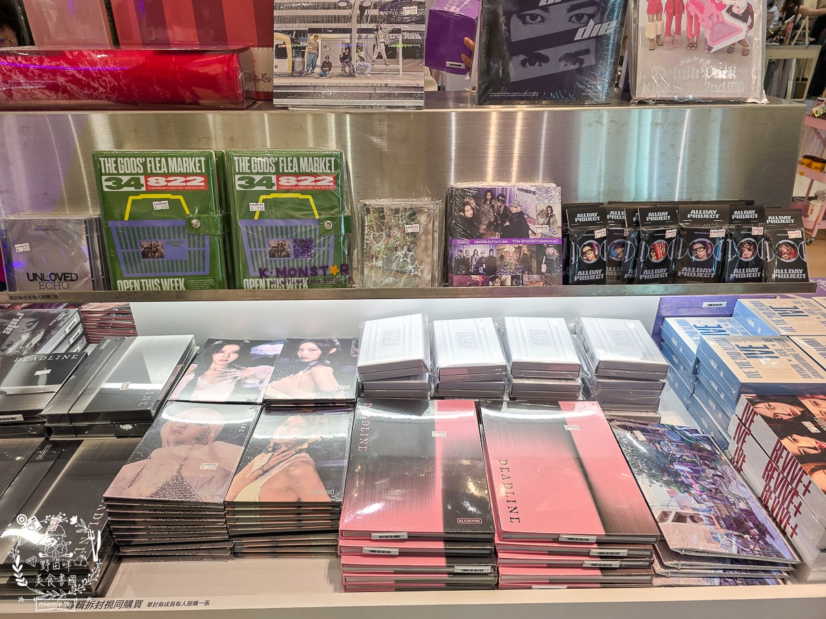 K-MONSTAR夢時代門市｜超多熱門K-pop 專輯、拍貼機、抽卡機、限定小卡、周邊、 手燈！