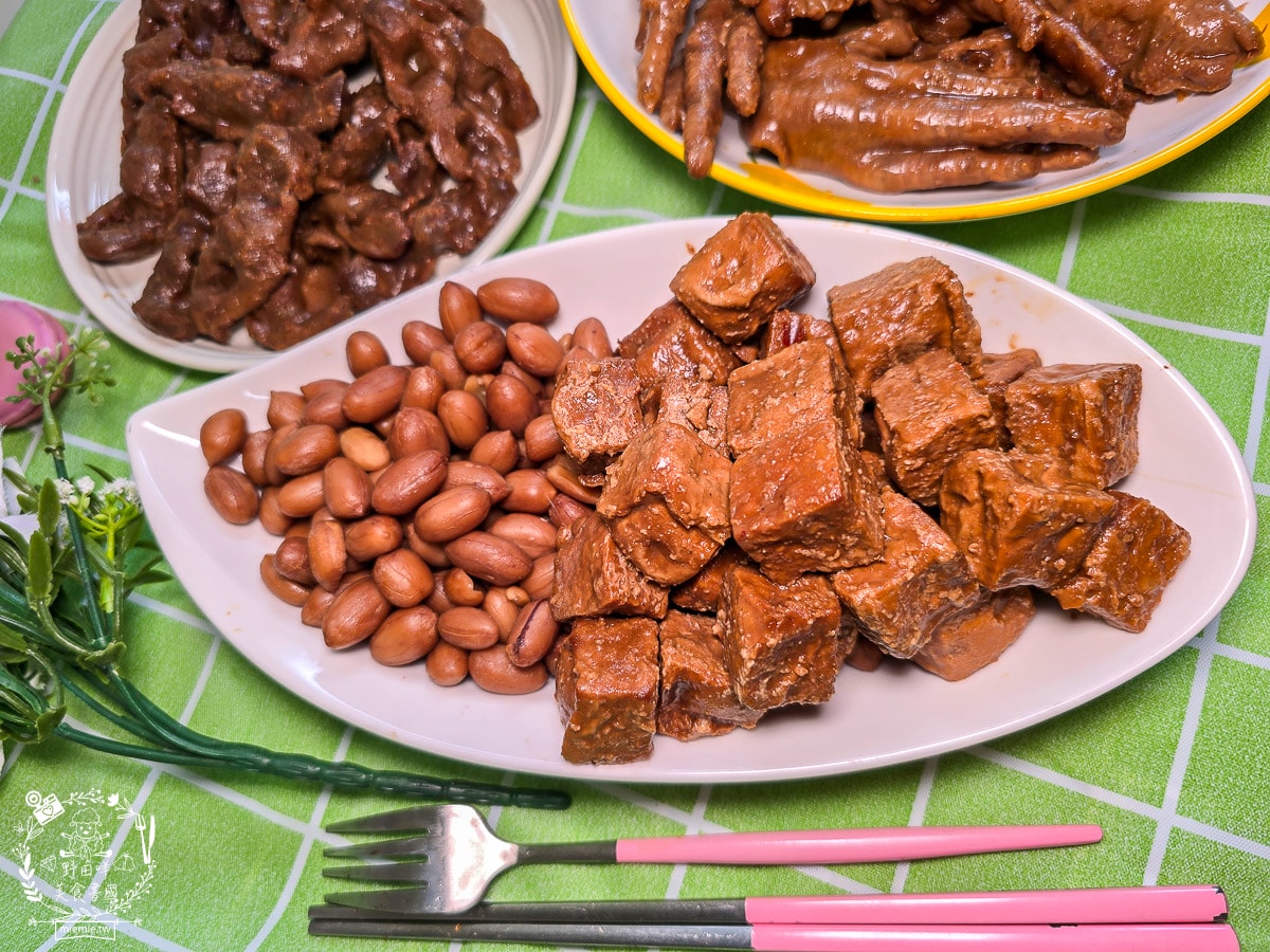 【宅配美食】黑竹園雞腳凍開箱｜員林必吃老店直送到家！滷到骨子裡的膠質精華，連香港澳門遊客也超喜歡